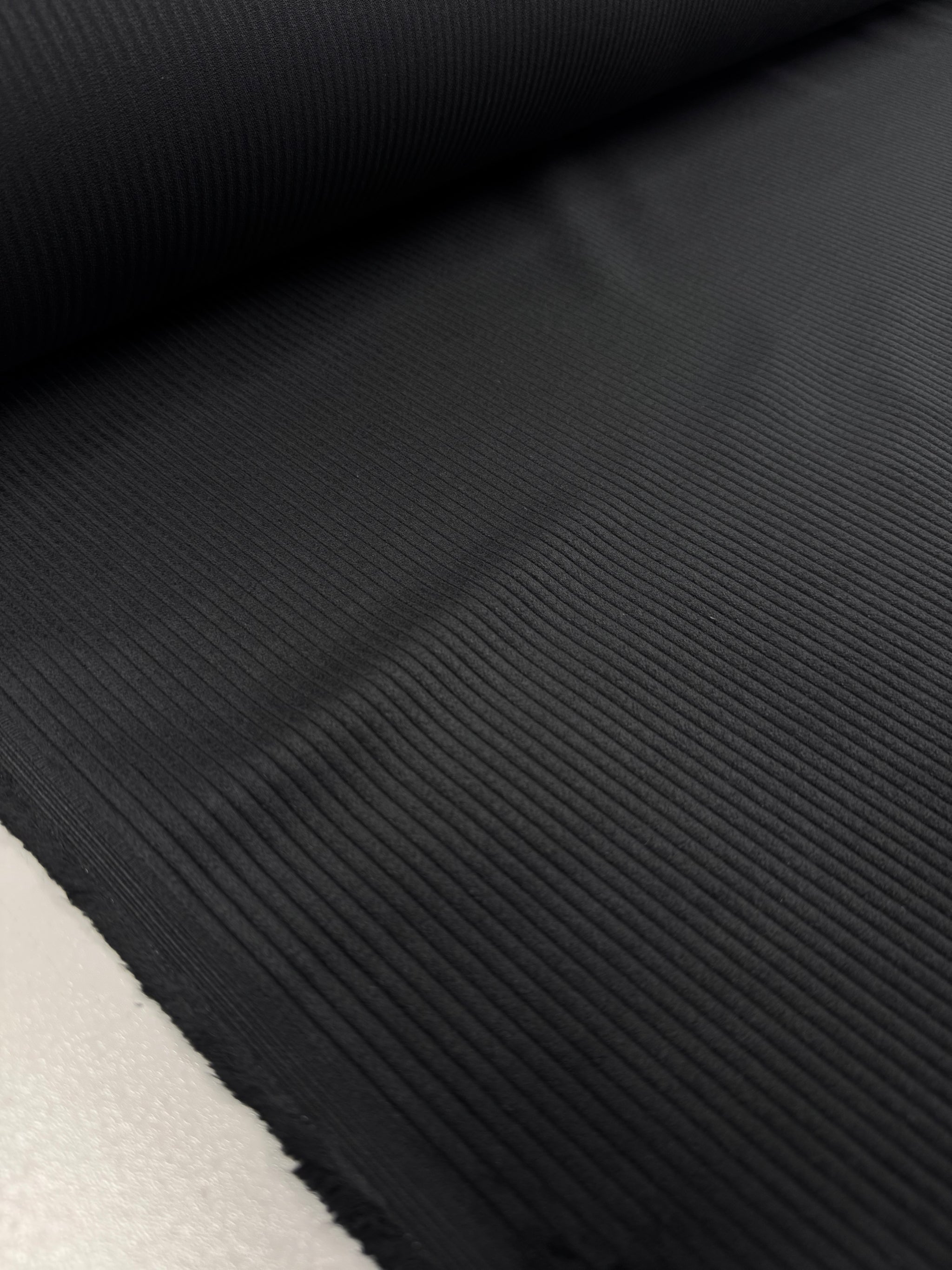 Medium Wale Corduroy - Black - 152cm